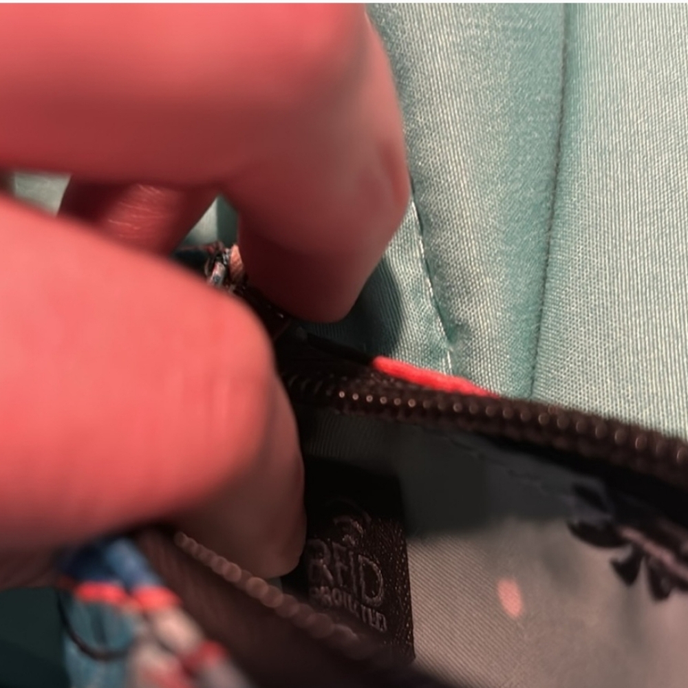 GUC Lug Metro & Link in the color Resort Tropics - Picture 10 of 10